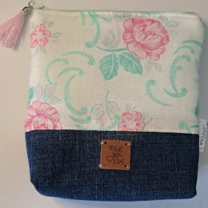 Necessaire Padrão Floral Romântico